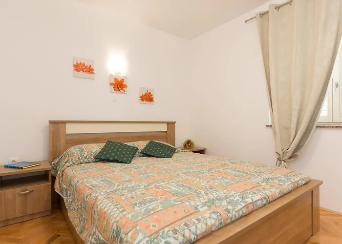 House With A Parking Space Punat, Krk - 14698 Semesterbostad Punat